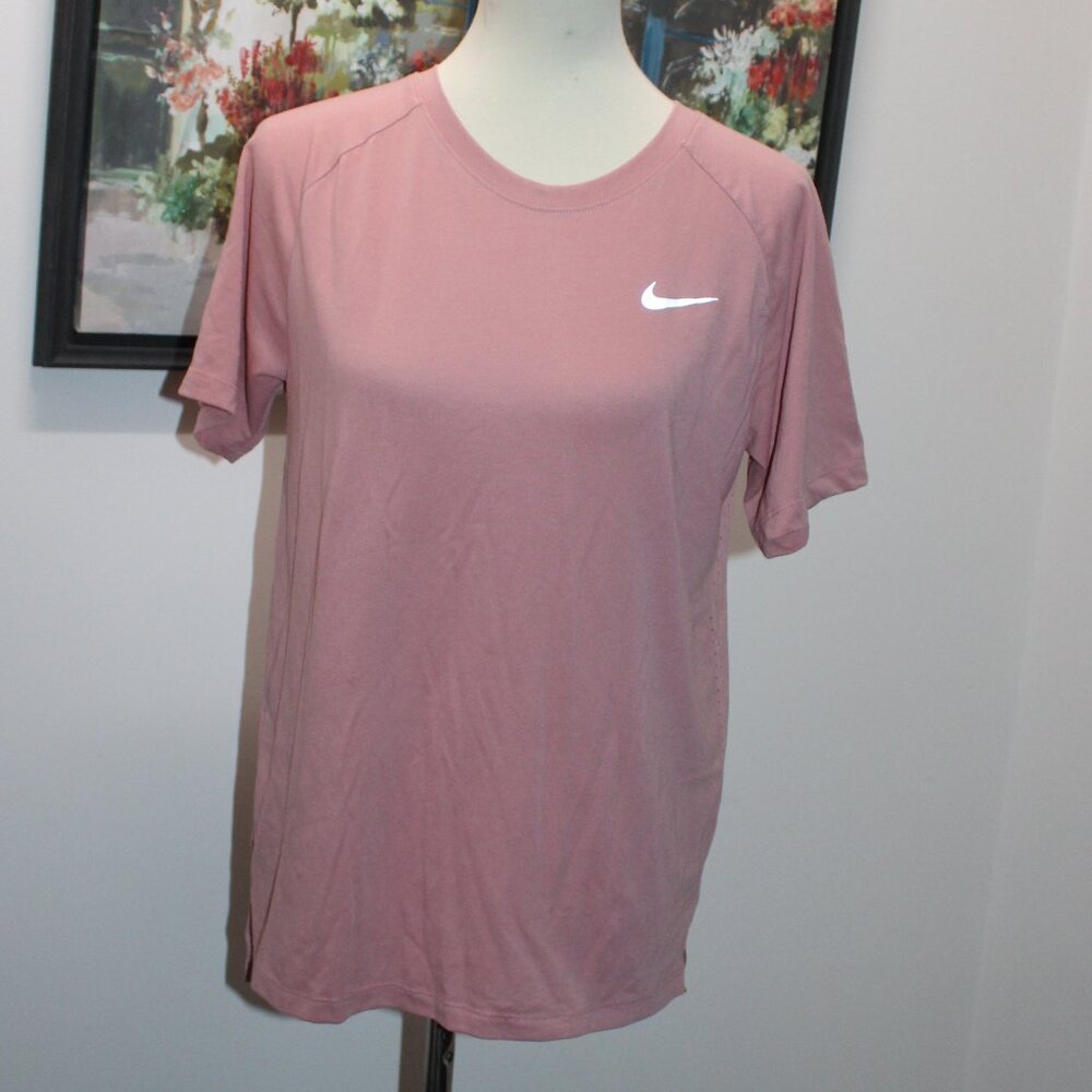 Nike Running Dri-Fit Women's Medium Short Sleeve Athletic Shirt